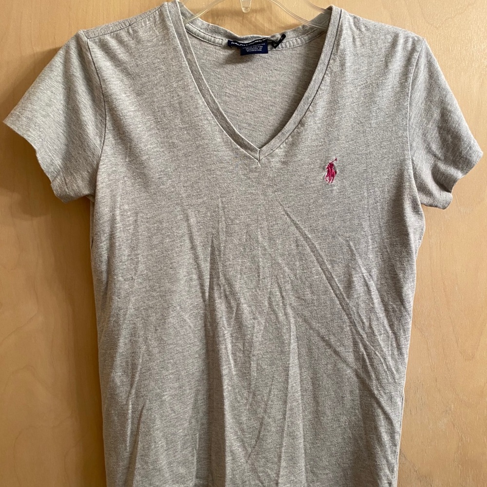 DONATING SOON Gray Ralph Lauren V-neck & pink logo